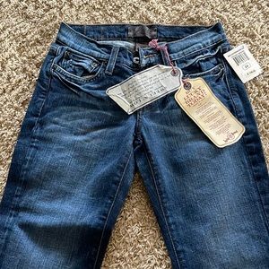 Brand new mid-rise easy fit slight flare Lucky Brand jeans